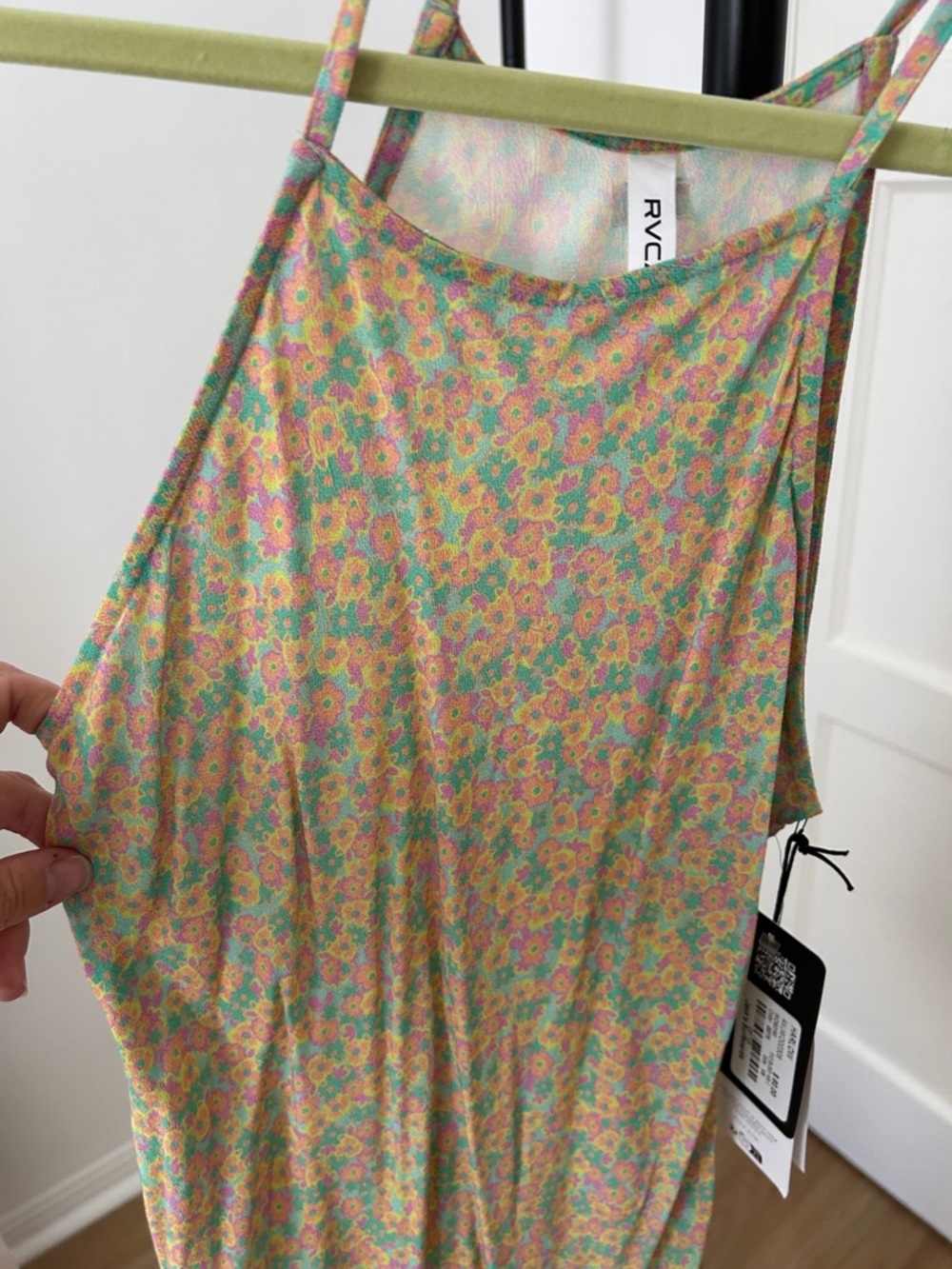 NWT RVCA Dress. Size XS. PTP 16” with stretch - Picture 7 of 8